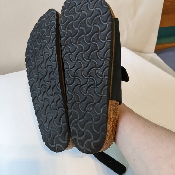 Birkenstock size 11(44) like new - Picture 4 of 4